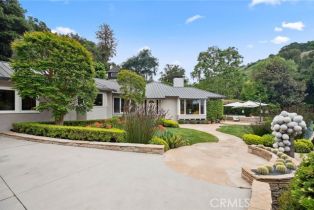 Single Family Residence, 3818 Hollyline ave, Sherman Oaks, CA 91423 - 4
