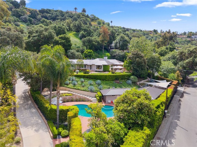 Single Family Residence, 3818 Hollyline ave, Sherman Oaks, CA 91423 - 1