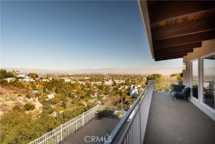 Single Family Residence, 3721 Glenridge dr, Sherman Oaks, CA 91423 - 35