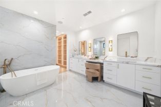 Single Family Residence, 5945 Hesperia ave, Encino, CA 91316 - 12