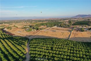 , 39682 Via Cacho, Temecula, CA 92592 - 7