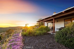 Single Family Residence, 4613 Sleeping Indian RD, Fallbrook, CA  Fallbrook, CA 92028