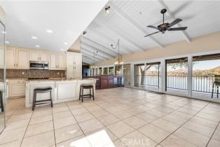 Condominium, 22106 Treasure Island, Canyon Lake, CA 92587 - 8