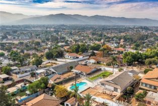 Single Family Residence, 19142 Consul ave, Corona, CA 92881 - 44