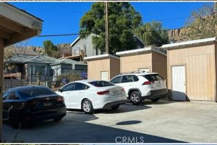 Residential Income, 9316 Thompson ave, Chatsworth, CA 91311 - 3