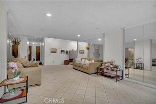 Condominium, 6150 Buckingham pkwy, Culver City, CA 90230 - 4