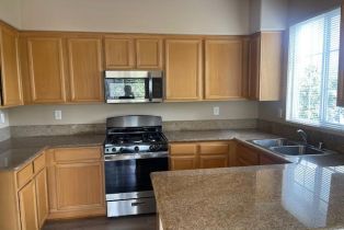 Condominium, 380 Larmon loop, Santa Paula, CA 93060 - 4