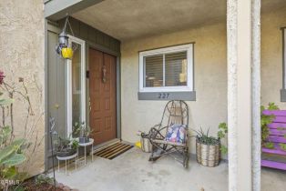 Condominium, 227 Oakwood st, Ventura, CA 93001 - 4